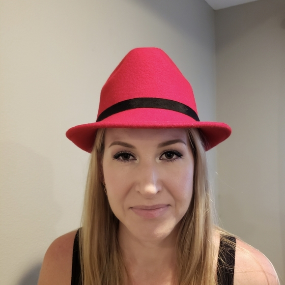 Red 100% Wool Fidora - Picture 2 of 8